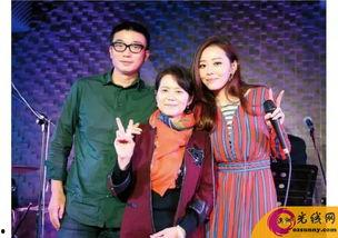 娱乐吃瓜大创作,揭秘明星们的幕后故事与甜蜜瓜皮